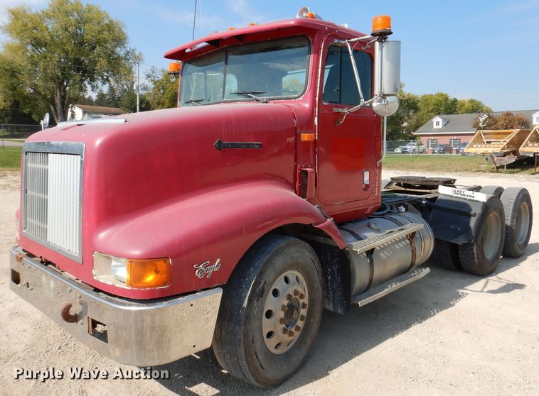 image for item KA9434 1995 International 9200  semi truck