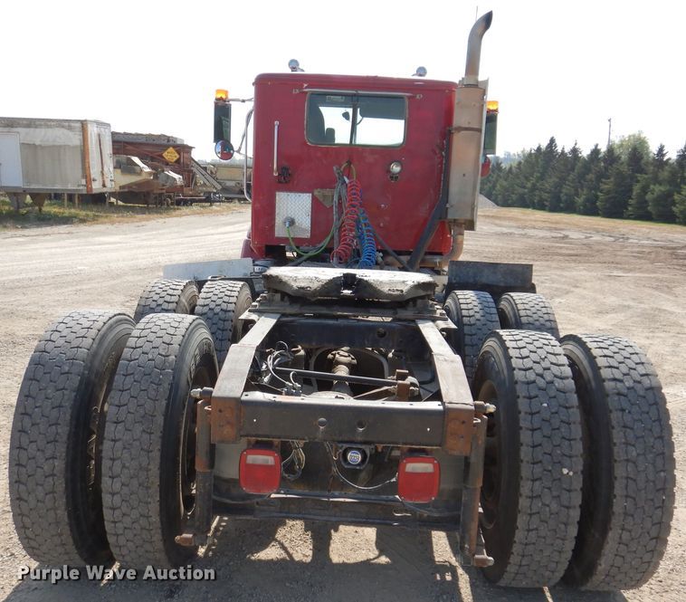 image for item KA9434 1995 International 9200  semi truck