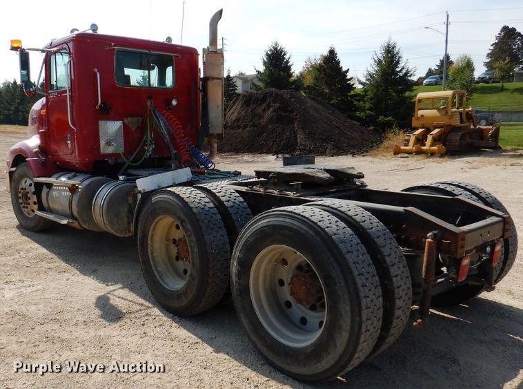 image for item KA9434 1995 International 9200  semi truck