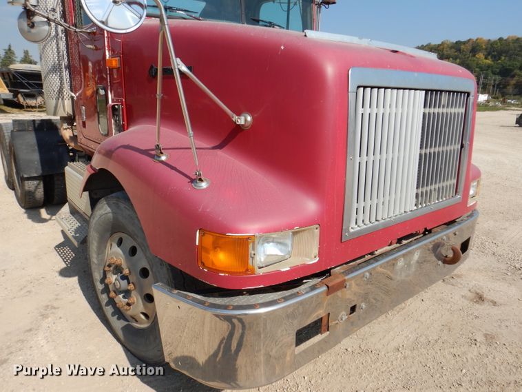 image for item KA9434 1995 International 9200  semi truck