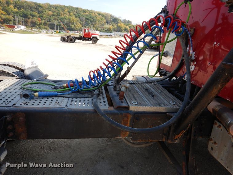 image for item KA9434 1995 International 9200  semi truck