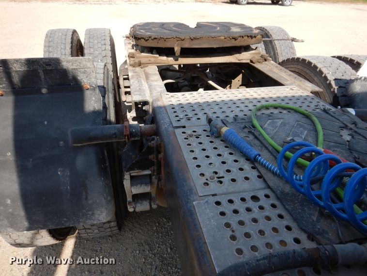 image for item KA9434 1995 International 9200  semi truck