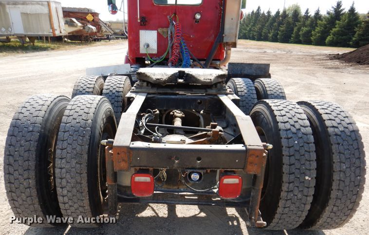 image for item KA9434 1995 International 9200  semi truck