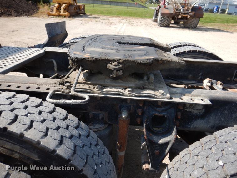 image for item KA9434 1995 International 9200  semi truck