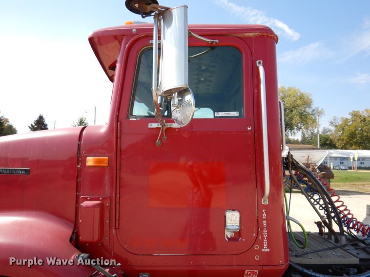 image for item KA9434 1995 International 9200  semi truck