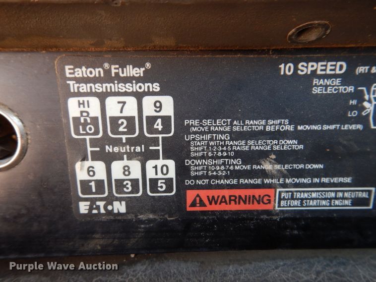 image for item KA9434 1995 International 9200  semi truck