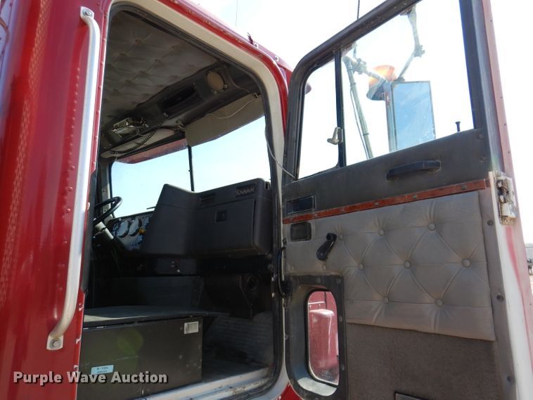 image for item KA9434 1995 International 9200  semi truck