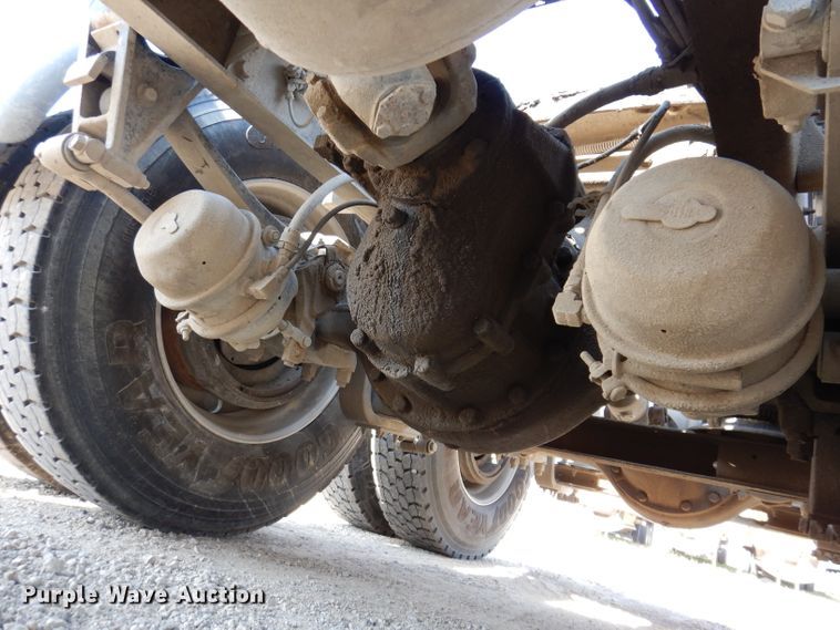 image for item KA9434 1995 International 9200  semi truck