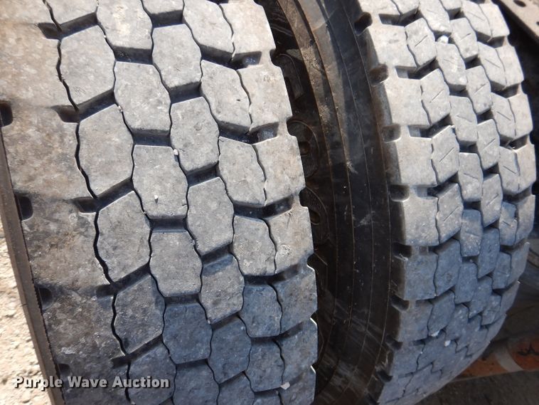 image for item KA9434 1995 International 9200  semi truck