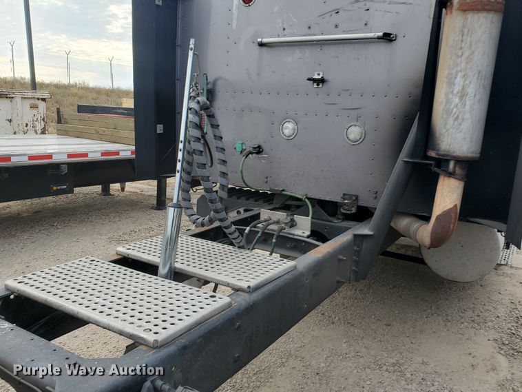 image for item KC9562 1999 International 9200  semi truck