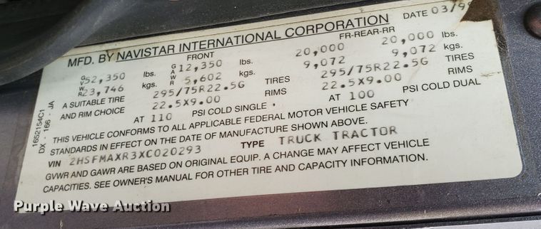 image for item KC9562 1999 International 9200  semi truck