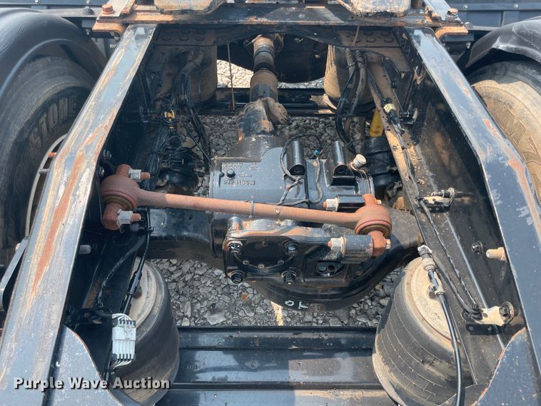 image for item KK9423 2012 Mack CHU613  semi truck