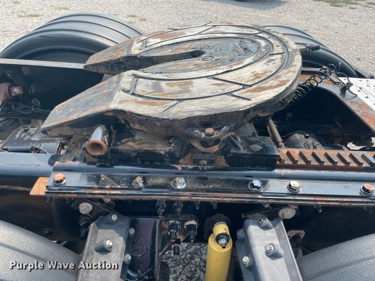 image for item KK9423 2012 Mack CHU613  semi truck