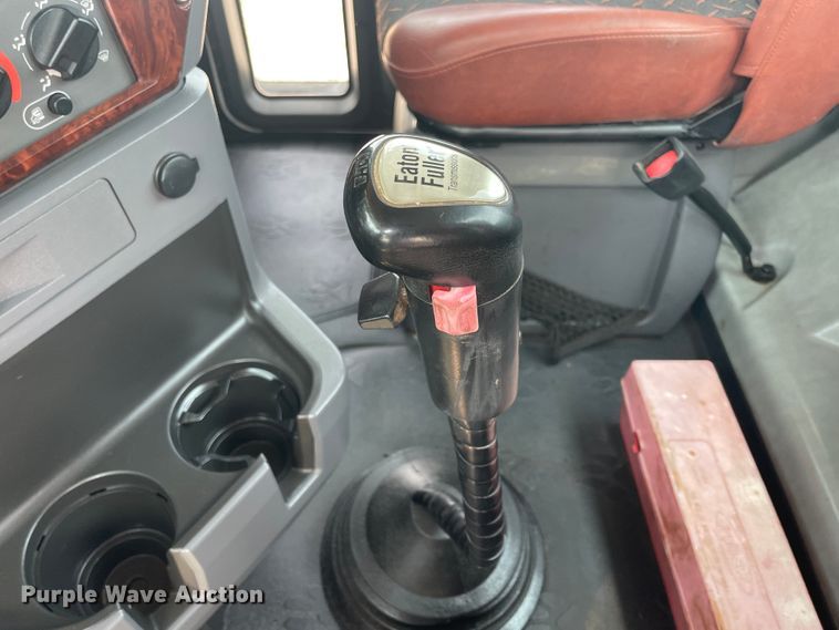 image for item KK9423 2012 Mack CHU613  semi truck