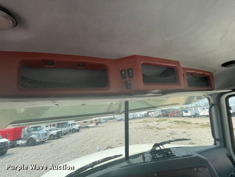 image for item KK9423 2012 Mack CHU613  semi truck