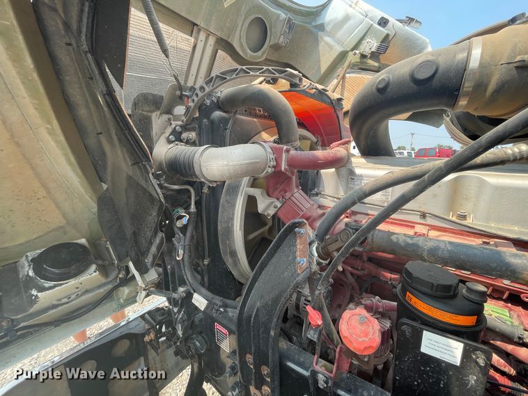 image for item KK9423 2012 Mack CHU613  semi truck