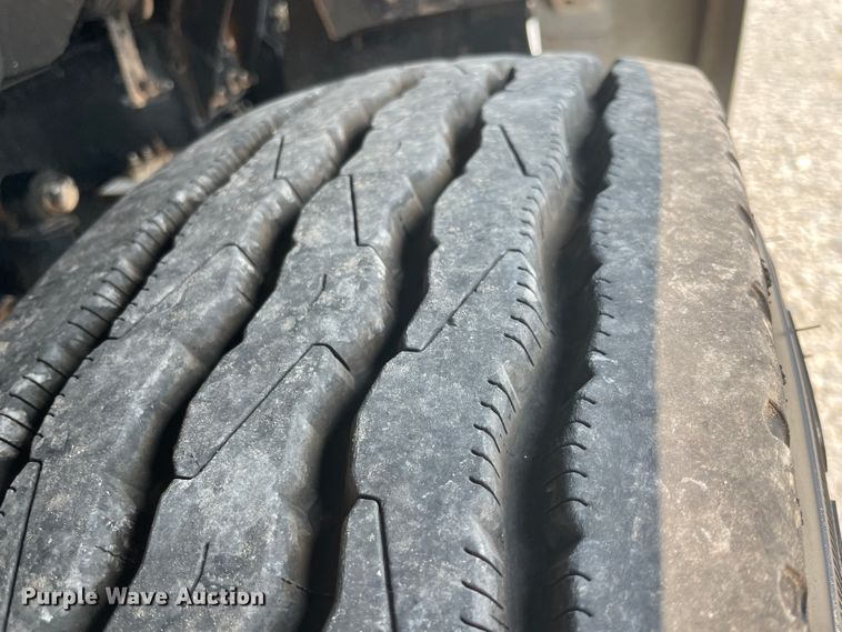 image for item KK9423 2012 Mack CHU613  semi truck