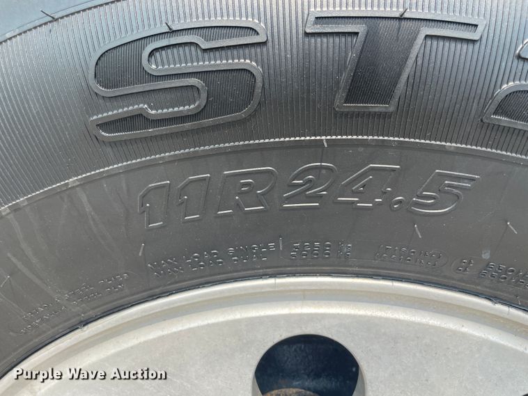 image for item KK9423 2012 Mack CHU613  semi truck