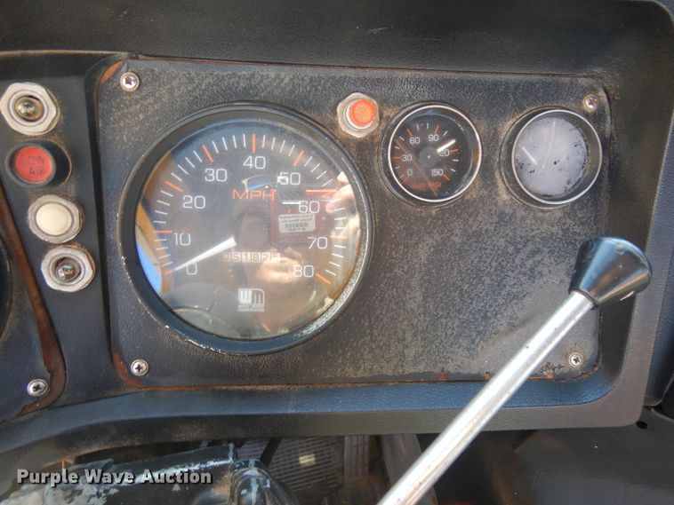 image for item KU9134 1976 White Road Commander 2  semi truck