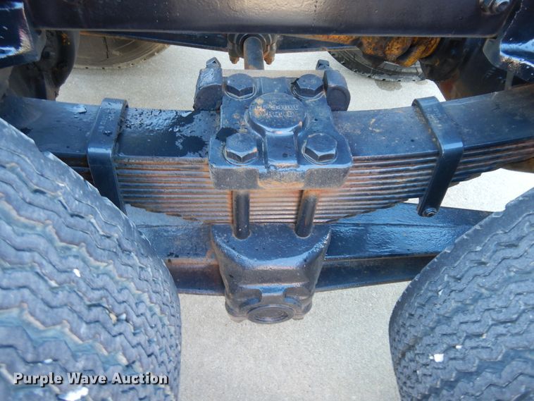 image for item KU9134 1976 White Road Commander 2  semi truck