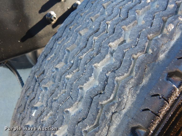 image for item KU9134 1976 White Road Commander 2  semi truck