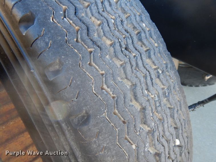 image for item KU9134 1976 White Road Commander 2  semi truck