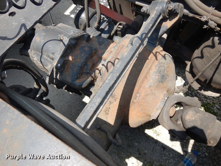 image for item KU9397 2005 Freightliner Columbia 120  semi truck