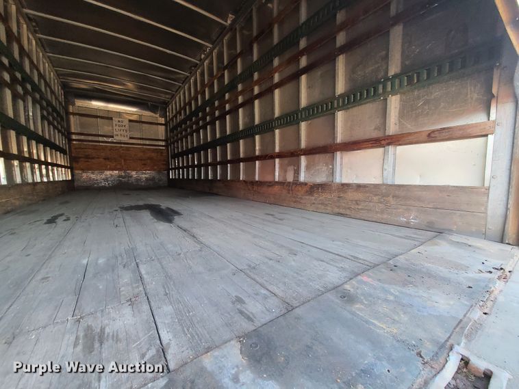 image for item L1252 2003 International 4300  box truck