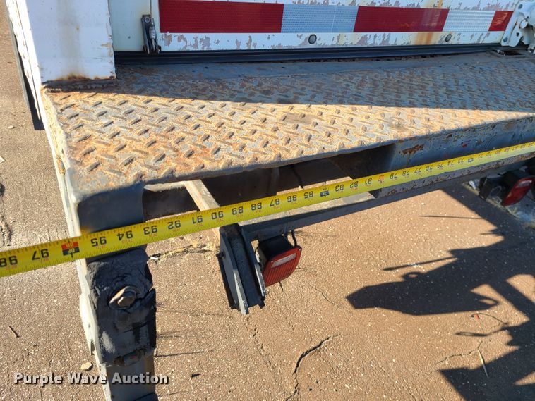 image for item L1252 2003 International 4300  box truck