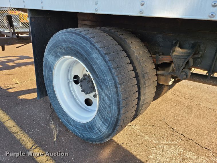 image for item L1252 2003 International 4300  box truck