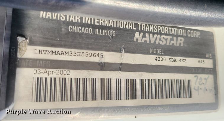 image for item L1252 2003 International 4300  box truck