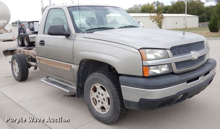 image for item DG0881 2003 Chevrolet Silverado 1500  pickup truck cab and chassis