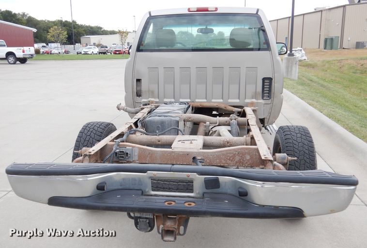 image for item DG0881 2003 Chevrolet Silverado 1500  pickup truck cab and chassis