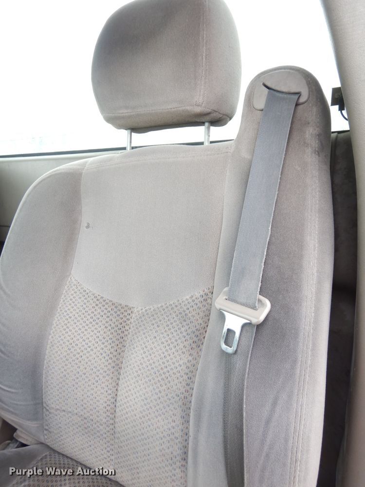 image for item DG0881 2003 Chevrolet Silverado 1500  pickup truck cab and chassis