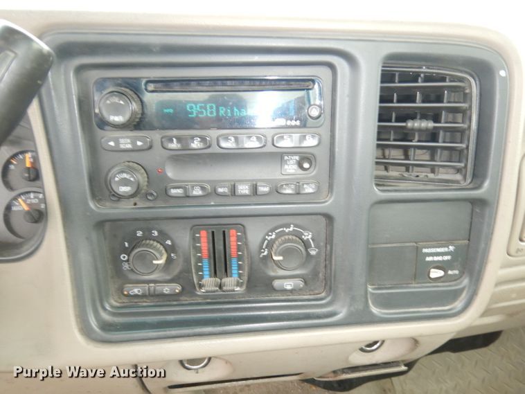 image for item DG0881 2003 Chevrolet Silverado 1500  pickup truck cab and chassis