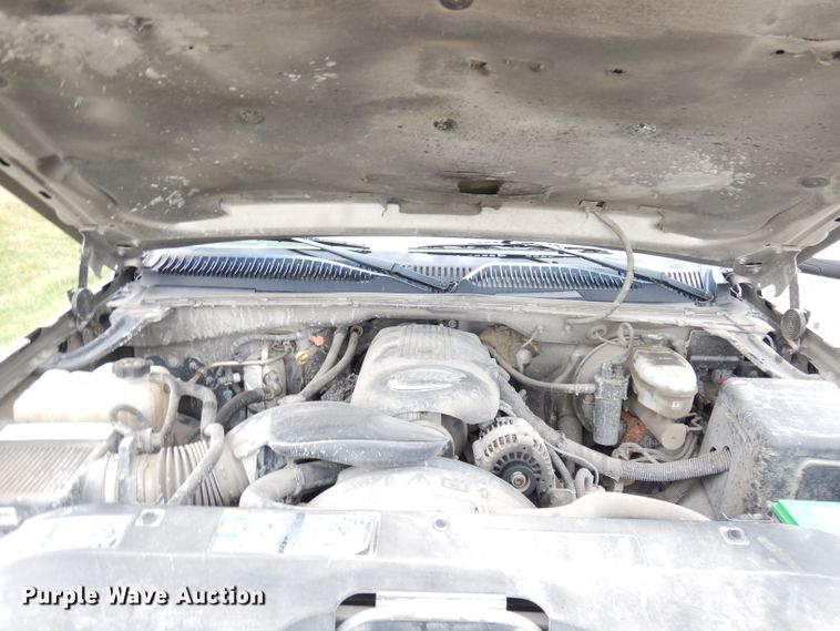 image for item DG0881 2003 Chevrolet Silverado 1500  pickup truck cab and chassis