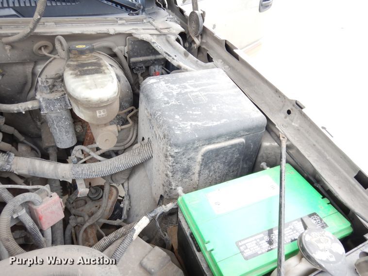 image for item DG0881 2003 Chevrolet Silverado 1500  pickup truck cab and chassis