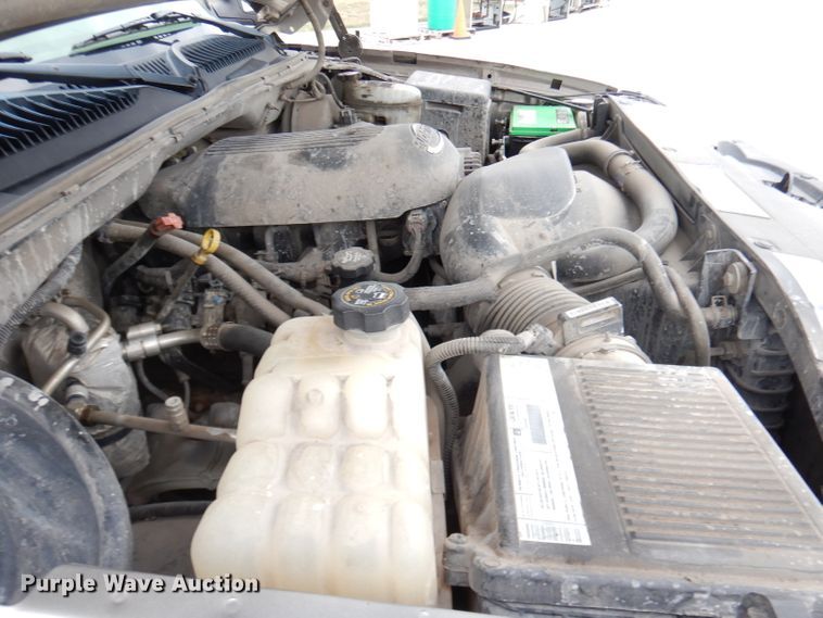 image for item DG0881 2003 Chevrolet Silverado 1500  pickup truck cab and chassis