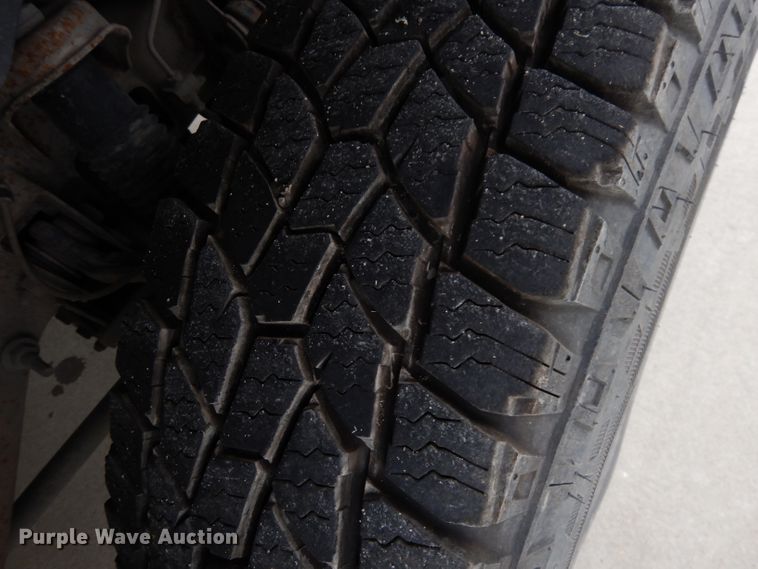 image for item DG0881 2003 Chevrolet Silverado 1500  pickup truck cab and chassis