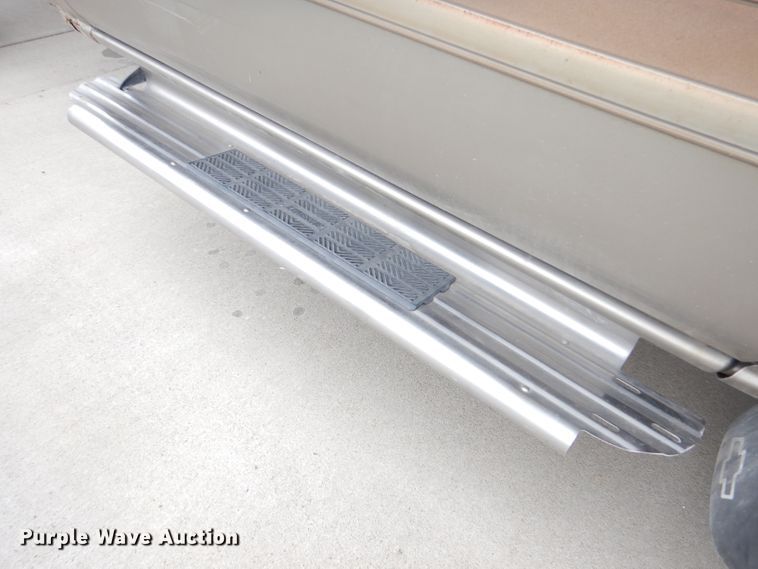 image for item DG0881 2003 Chevrolet Silverado 1500  pickup truck cab and chassis