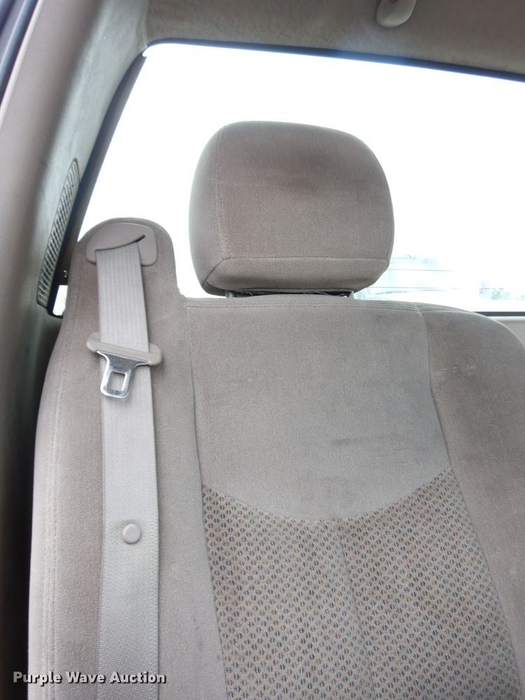 image for item DG0881 2003 Chevrolet Silverado 1500  pickup truck cab and chassis