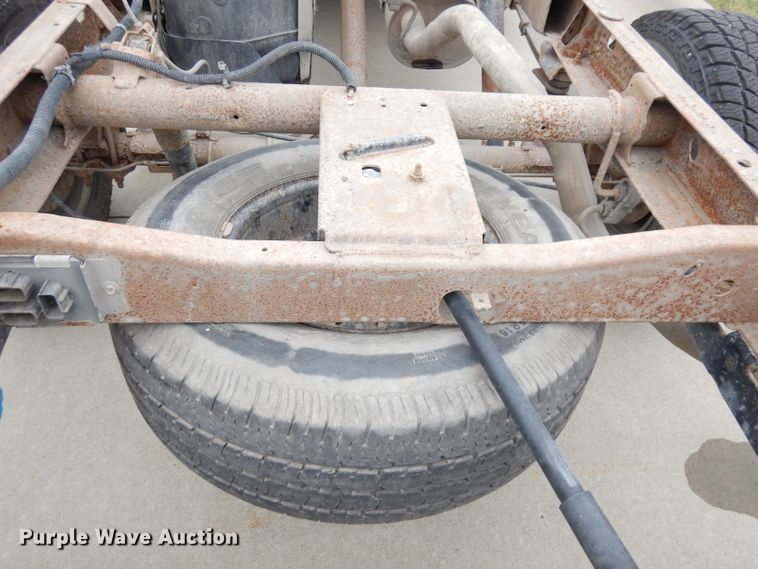 image for item DG0881 2003 Chevrolet Silverado 1500  pickup truck cab and chassis