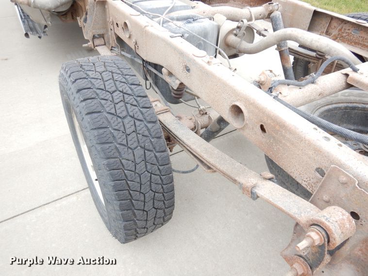 image for item DG0881 2003 Chevrolet Silverado 1500  pickup truck cab and chassis