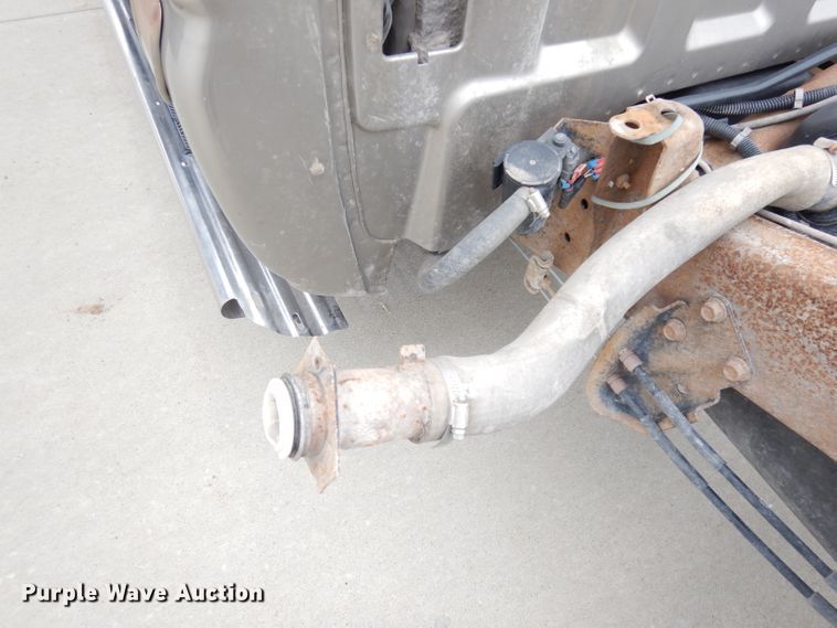 image for item DG0881 2003 Chevrolet Silverado 1500  pickup truck cab and chassis