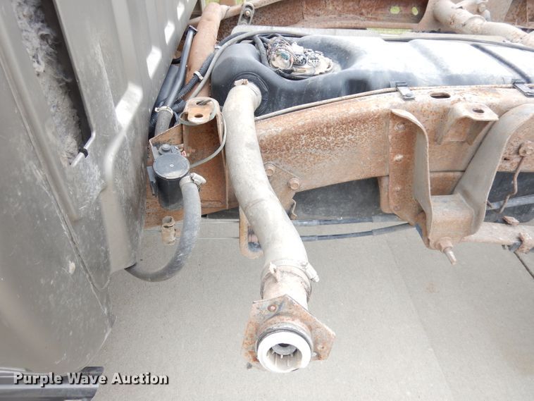 image for item DG0881 2003 Chevrolet Silverado 1500  pickup truck cab and chassis