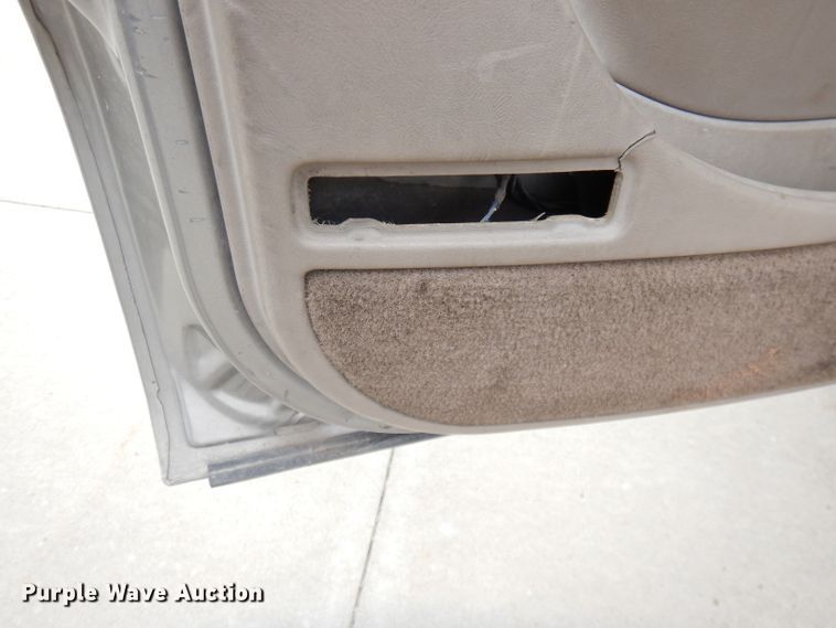 image for item DG0881 2003 Chevrolet Silverado 1500  pickup truck cab and chassis