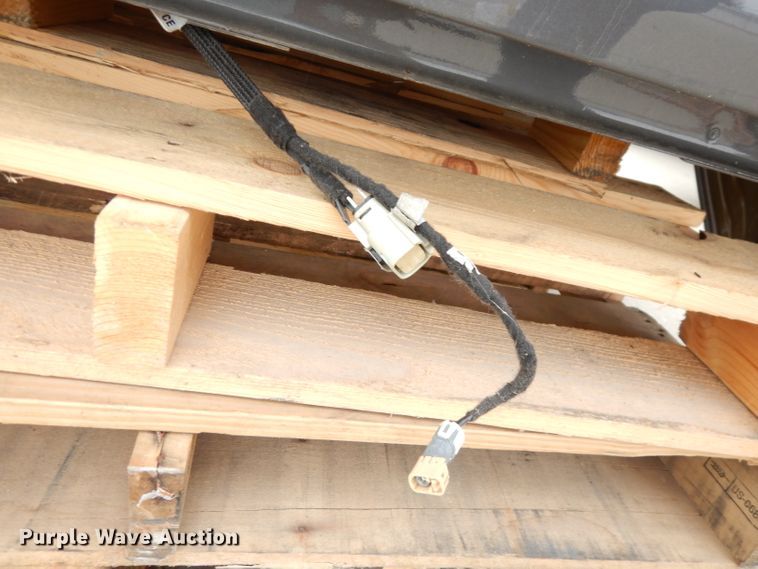 image for item DG0882 2021 Ford F150  pickup truck bed