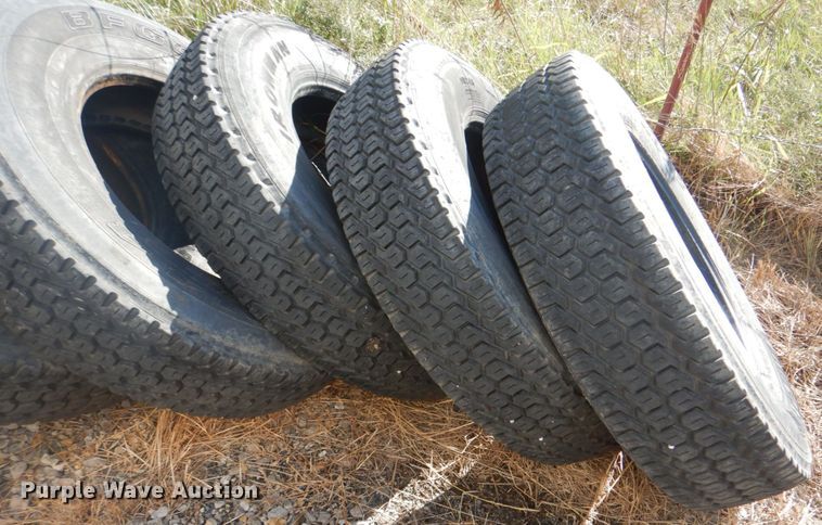 image for item DG1864 (8) 11R24.5 tires