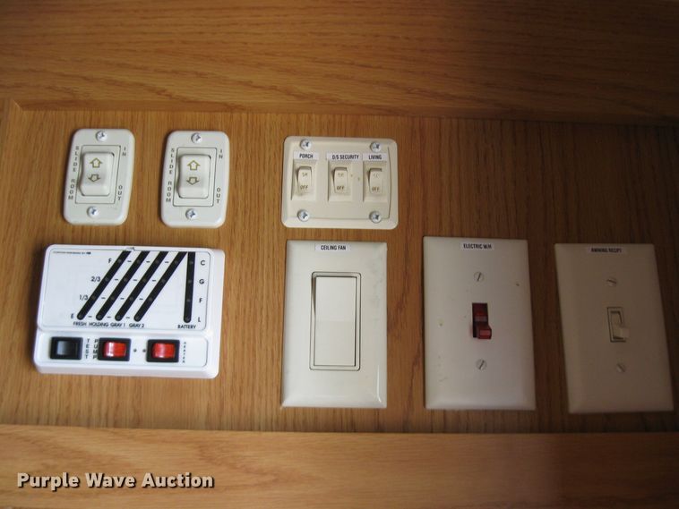 image for item DI2767 2009 Sundance  camper