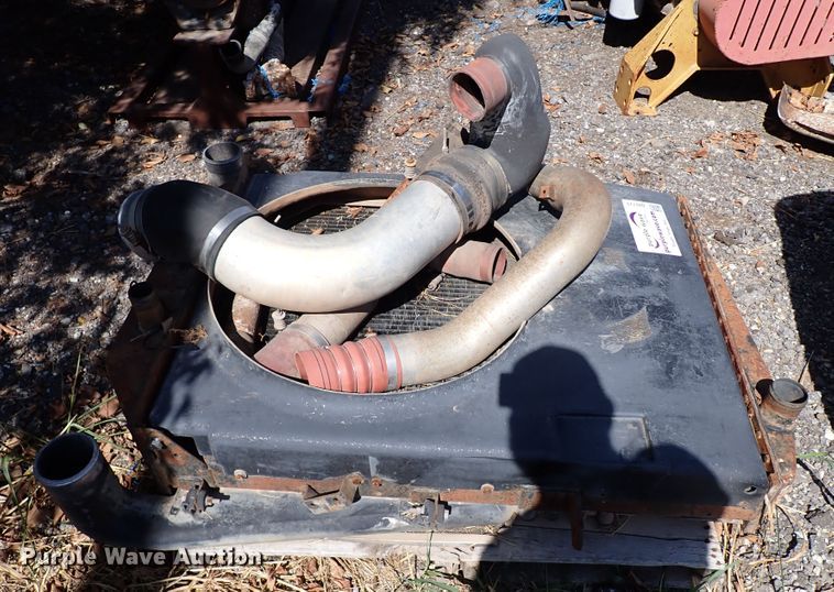 image for item DI5771 Mack radiator